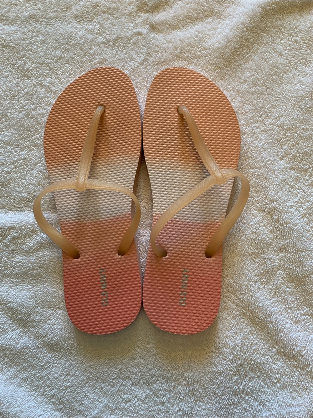 Old Navy Women’s Peach Ombre Flip Flops - Lightweight Summer Sandals